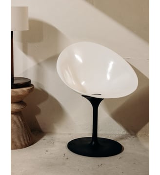 Fauteuil aux allures futuristes Jakob N°1379- Produit chiné - Debongout - Crème
