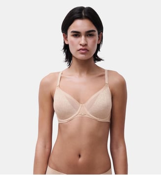 Soutien-gorge moulé emboîtant en dentelle - Chantelle - Beige doré
