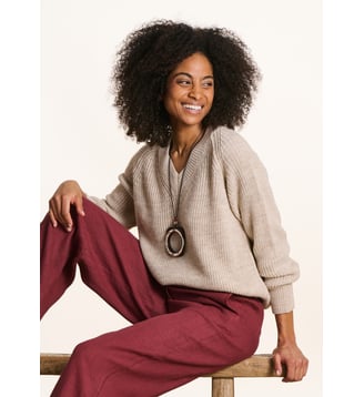Pull encolure V en maille côtes perlées - La Fée Maraboutée - Grège
