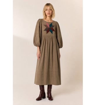 Robe Rosina Patch - Leon & Harper - Beige