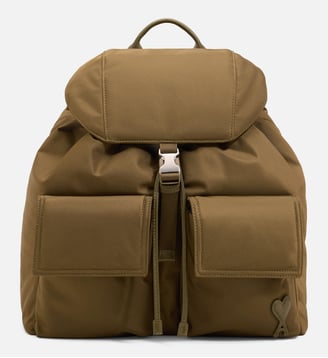 Sac à dos à rabat Marcel unisexe en nylon - AMI Paris - Truffe
