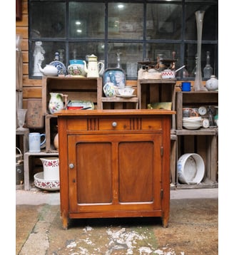 Buffet confiturier en bois Gilbert N°1771- Produit chiné - Debongout - Bois clair