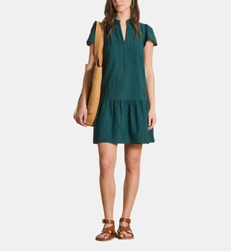 Robe courte en broderie anglaise à volant - La Fée Maraboutée - Pétrole light