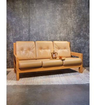 Canapé en pin Jacques N°146- Produit chiné - Debongout - Camel