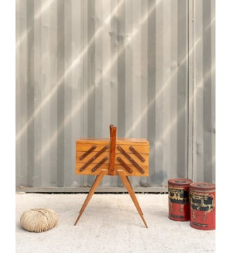 Travailleuse en bois Brigitte N°350- Produit chiné - Debongout - Bois foncé