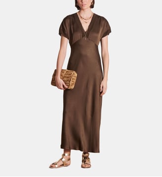 Robe longue cintrée en satin - La Fée Maraboutée - Argile