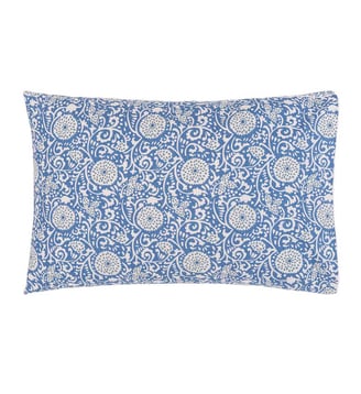 Taie d'oreiller imprimée en percale de coton, SHAQUI PORCELAIN - Designers Guild - Bleu porcelain
