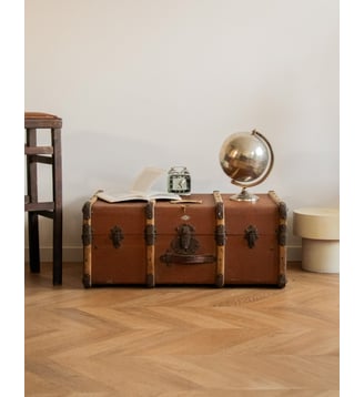 Grande malle en bois Lucienne N°200- Produit chiné - Debongout - Camel