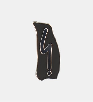 pin's Ironie Ardoise en fer noir - Agnès b. - Noir