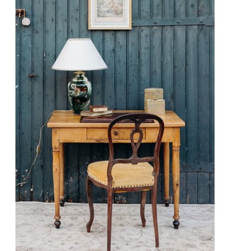 Bureau en bois Edouard N°424- Produit chiné - Debongout - Bois clair