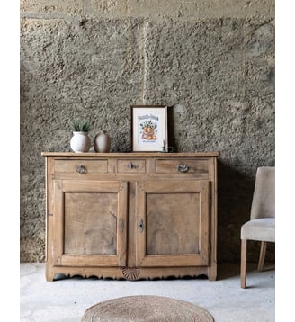 Buffet sculpté en noyer Gilbert N°1871- Produit chiné - Debongout - Bois clair