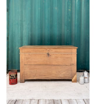 Grand coffre en bois Lucien N°155- Produit chiné - Debongout - Bois clair
