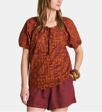 Top en coton à imprimé graphique manches courtes - La Fée Maraboutée - Mahogany et orange