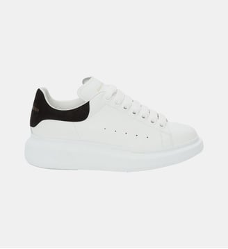 Baskets basses Oversize en cuir - McQueen - Blanc et noir