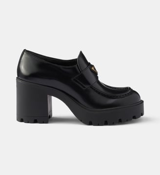 Mocassins à talon en cuir brossé Prada