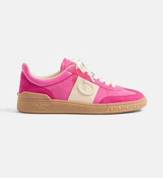 Baskets basses en cuir signature - Valentino Garavani - Rose