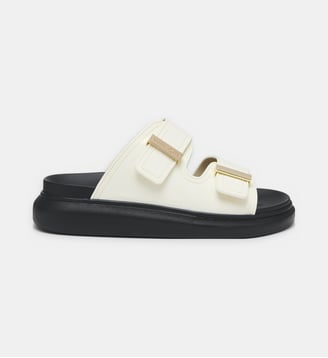 Sandales plates Hybrid - McQueen - Blanc et noir