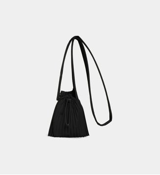 Mini sac pochette tour de cou - HOMME PLISSÉ ISSEY MIYAKE - Noir