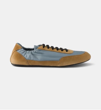 Baskets basses en Re-Nylon et en daim pliables - Prada - Bleu clair