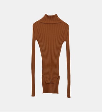 Pull fin ajusté col roulé en maille côtelée laine et soie - Carven - Caramel