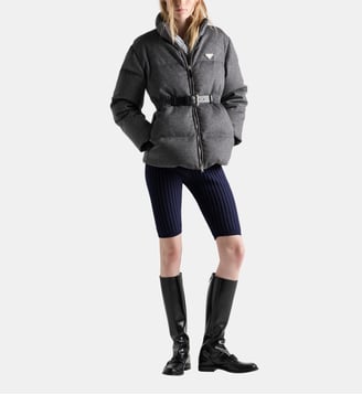 Doudoune ample ceinturée en loden signature - Prada - Gris
