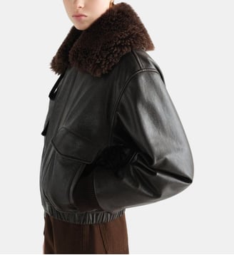 Blouson aviateur en cuir shiny - Lemaire - Ebony