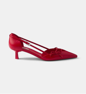 Escarpins en cuir à côtés ouverts - Prada - Rouge