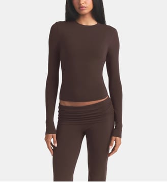 T-shirt slim à manches longues en coton - Skims - Marron